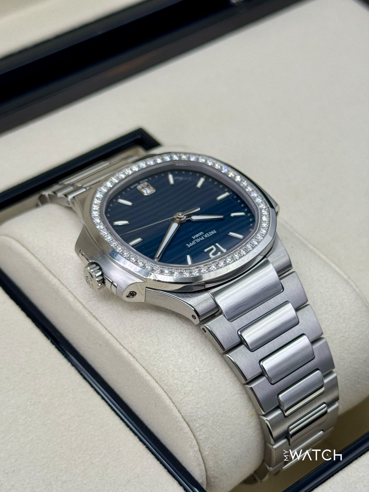 Patek Philippe Nautilus 35.2mm 7118/1200A-001 Stainless Steel Blue Dial