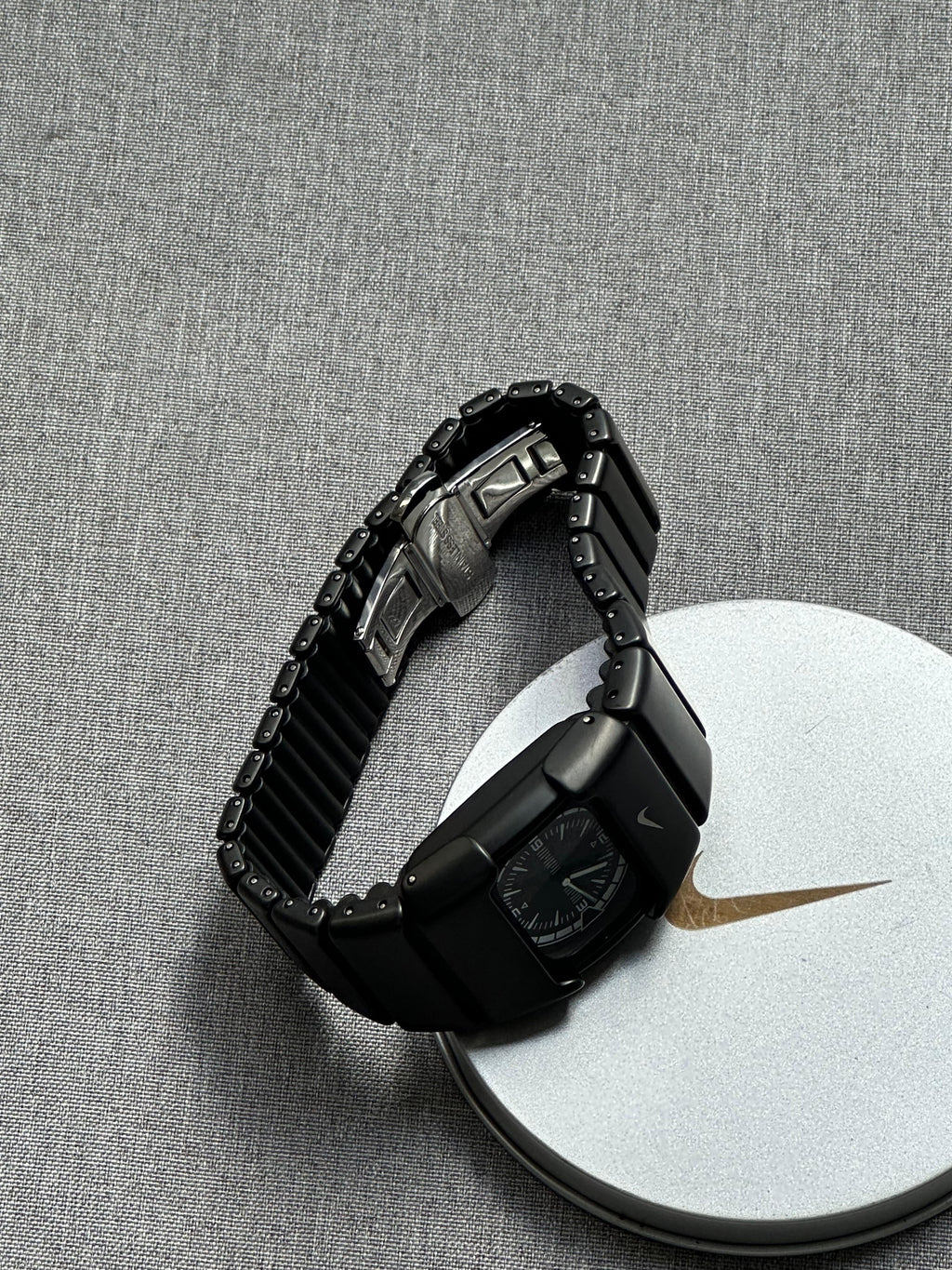 Nike D-Line Matte Black Analogue Watch with White Dial | Rare Collectible | Unisex Retro Sports Timepiece